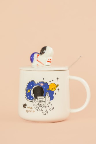 Astronaut coffee mug with lid