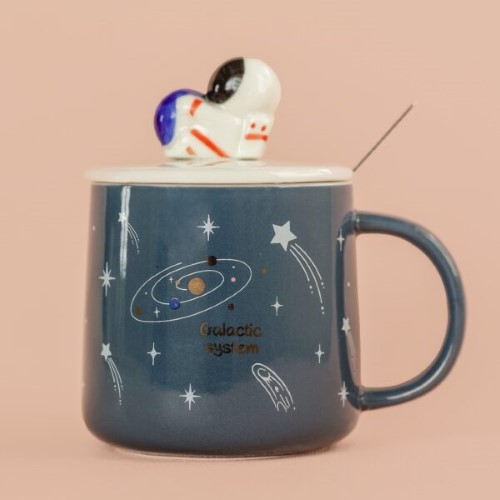 Astronaut coffee mug with lid